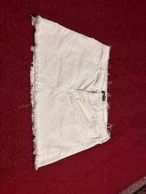 Express White Denim Mini Skirt Raw Frayed Hem Size 14